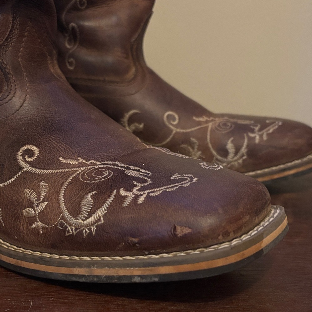 Brown Embroidered Western Boots - image 8